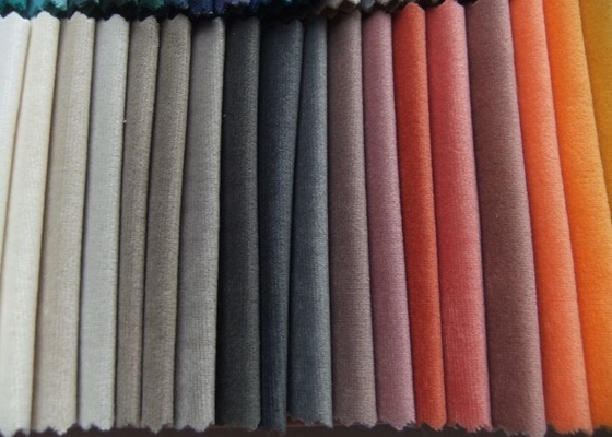 सोफा कुर्सियों के लिए 100% पॉलिएस्टर फर्नीचर मखमली कपड़ा प्रतिरोधी शिकन: